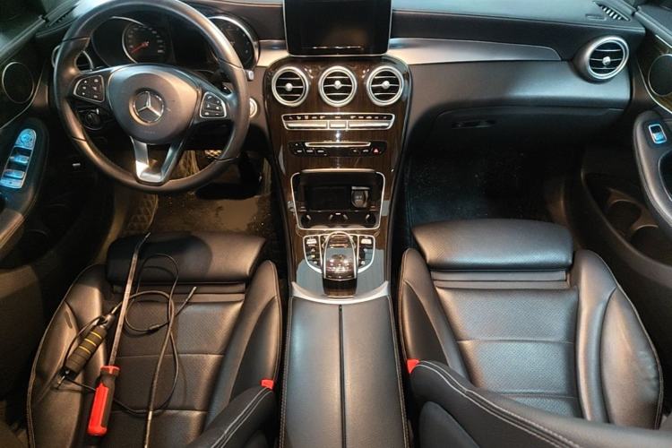 Used Mercedes-Benz GLC 2019 GLC 260 L 4MATIC Dynamic Model Center Console