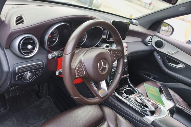 Used Mercedes-Benz GLC 2019 GLC 200 4MATIC Center Console