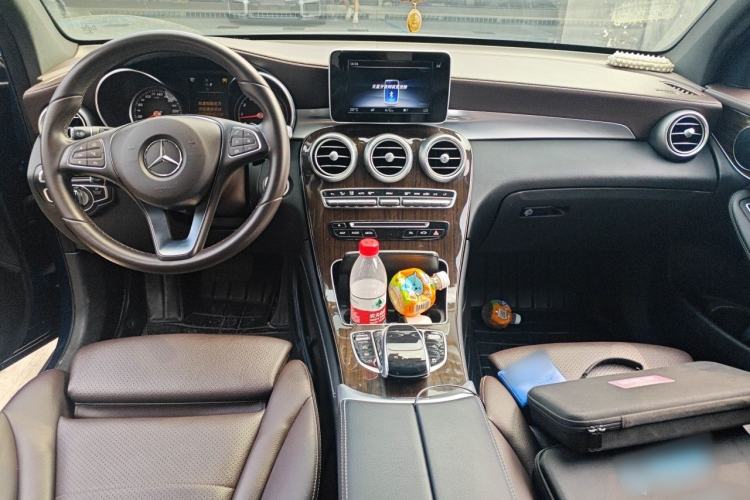 Used Mercedes-Benz GLC 2019 GLC 260 4MATIC Dynamic Edition Center Console