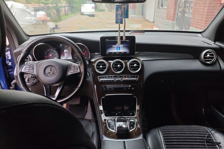 Used Mercedes-Benz GLC 2019 GLC 260 L 4MATIC Dynamic Model Center Console