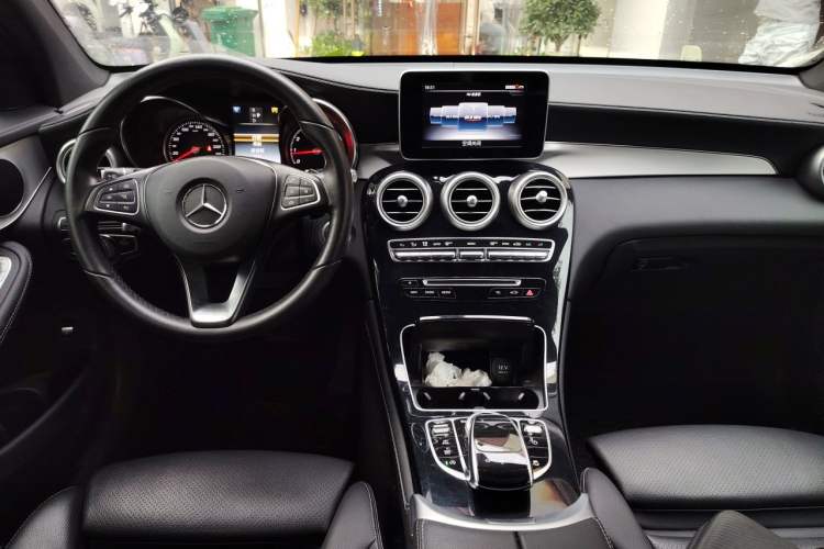 Used Mercedes-Benz GLC 2019 GLC 200 L 4MATIC Center Console