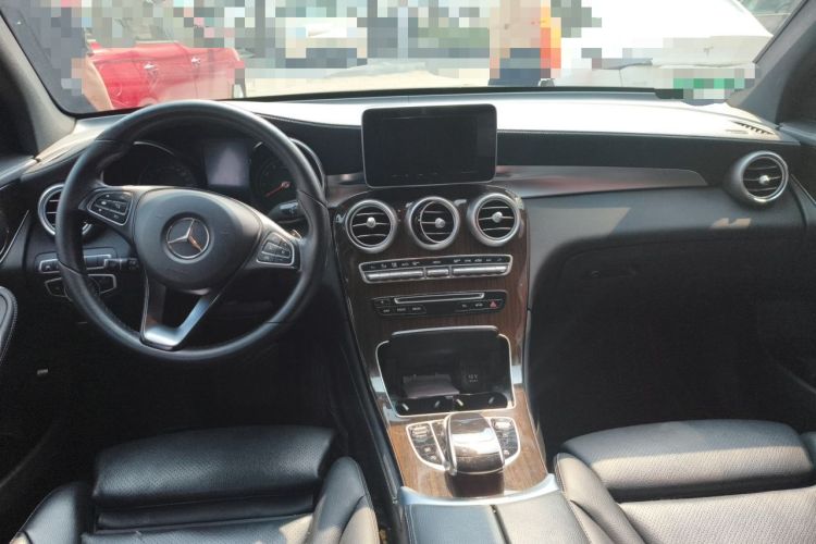 Used Mercedes-Benz GLC 2019 GLC 260 L 4MATIC Luxury Model Center Console