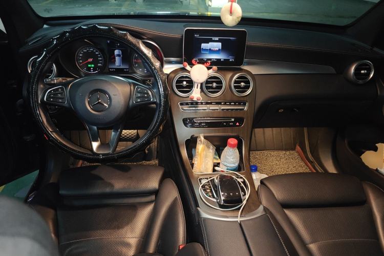 Used Mercedes-Benz GLC 2019 GLC 260 L 4MATIC Dynamic Model Center Console
