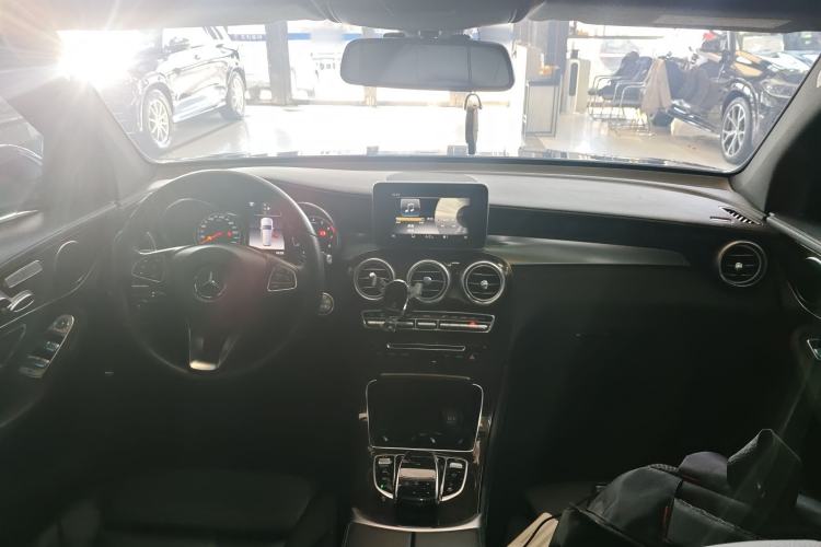 Used Mercedes-Benz GLC 2019 GLC 260 L 4MATIC Dynamic Model Center Console