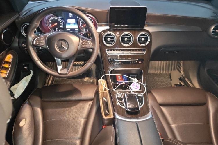 Used Mercedes-Benz GLC 2019 Facelift GLC 260 L 4MATIC Luxury Model Center Console