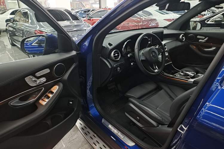 Used Mercedes-Benz GLC 2019 Facelift GLC 260 L 4MATIC Luxury Model Driver Seat