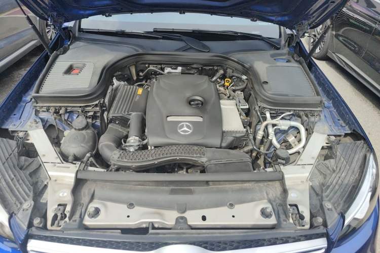 Used Mercedes-Benz GLC 2019 GLC 300 L 4MATIC Dynamic Model Engine Bay