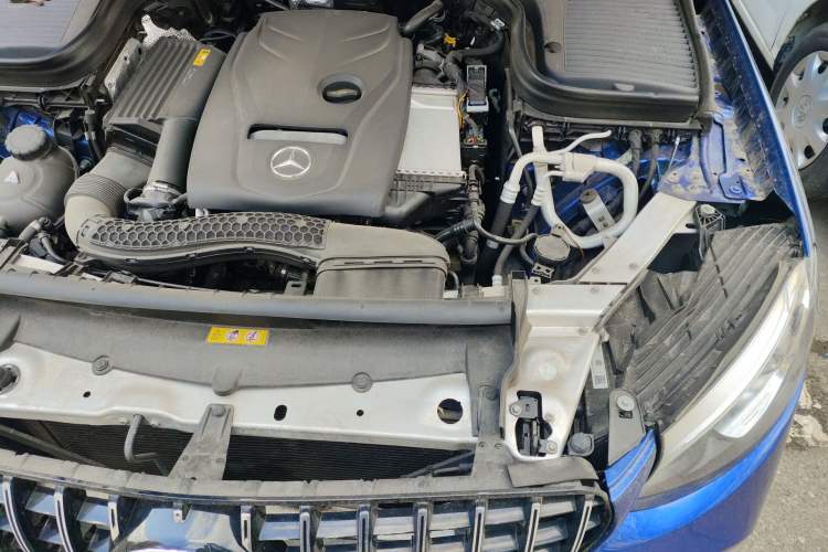 Used Mercedes-Benz GLC 2019 GLC 300 L 4MATIC Dynamic Model Engine Bay Left