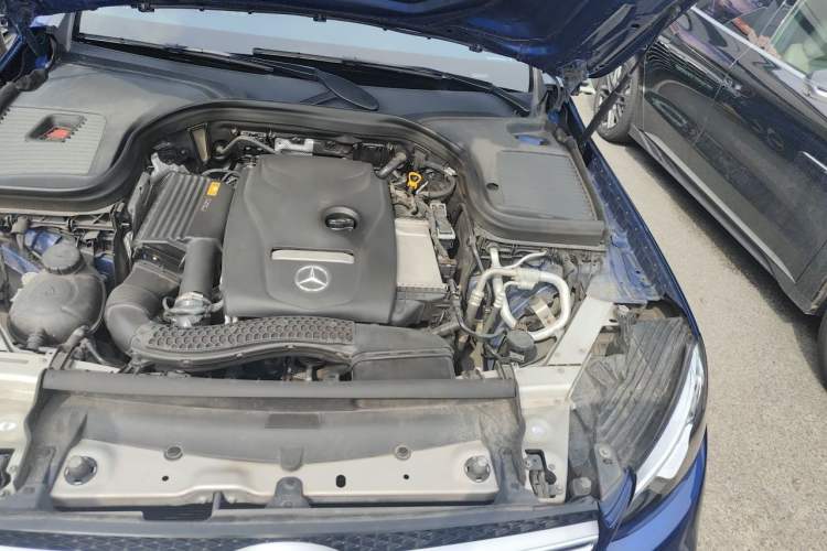 Used Mercedes-Benz GLC 2019 GLC 300 L 4MATIC Dynamic Model Engine Bay Left