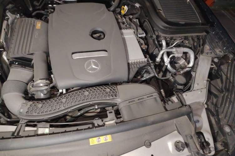 Used Mercedes-Benz GLC 2019 GLC 260 4MATIC Luxury Model Engine Bay Left
