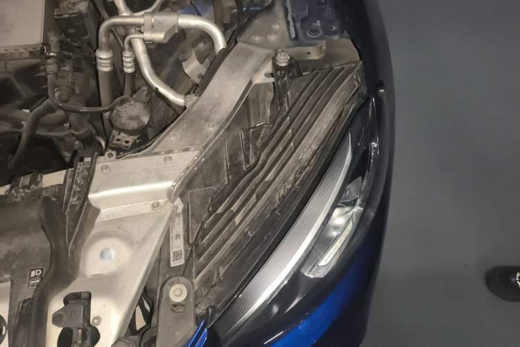 Used Mercedes-Benz GLC 2019 GLC 300 L 4MATIC Dynamic Model Engine Bay Left