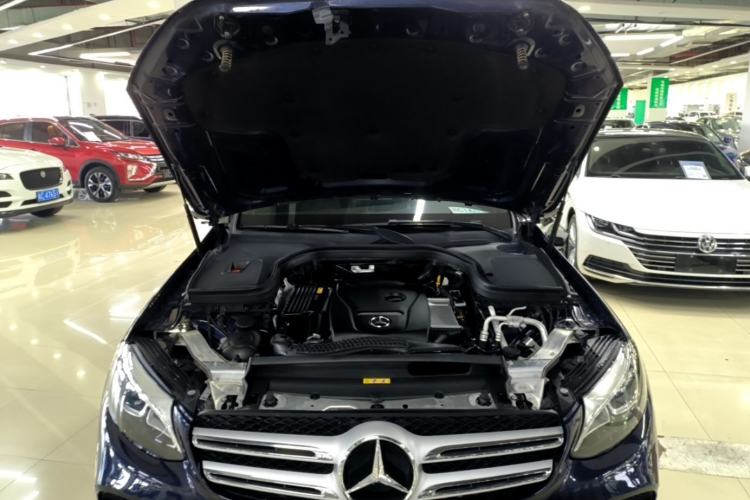 Used Mercedes-Benz GLC 2019 GLC 260 4MATIC Luxury Model Engine Bay