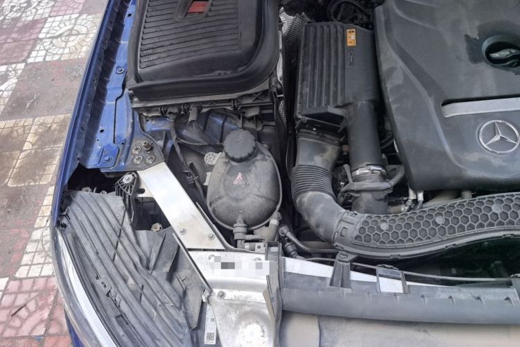 Used Mercedes-Benz GLC 2019 GLC 260 L 4MATIC Dynamic Model Engine Bay Right