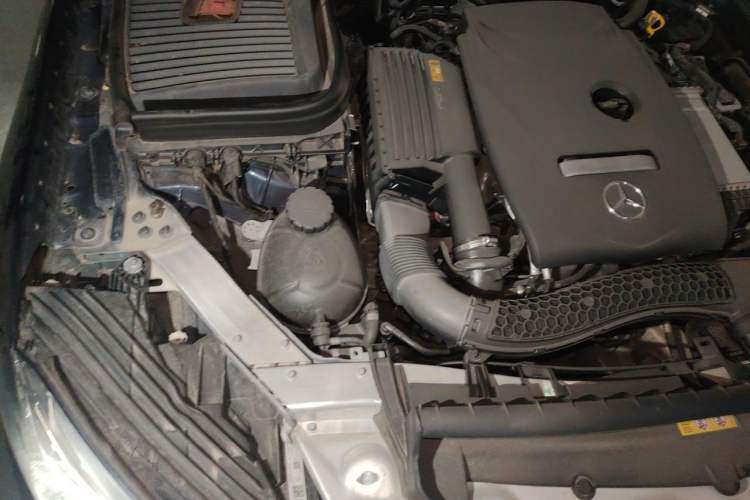 Used Mercedes-Benz GLC 2019 GLC 260 4MATIC Luxury Model Engine Bay Right