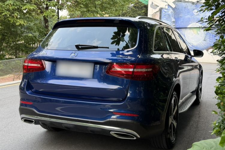 Used Mercedes-Benz GLC 2019 Facelift GLC 260 L 4MATIC Luxury Model Exterior 2
