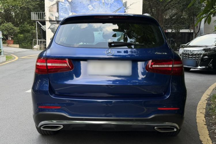 Used Mercedes-Benz GLC 2019 Facelift GLC 260 L 4MATIC Luxury Model Exterior 8