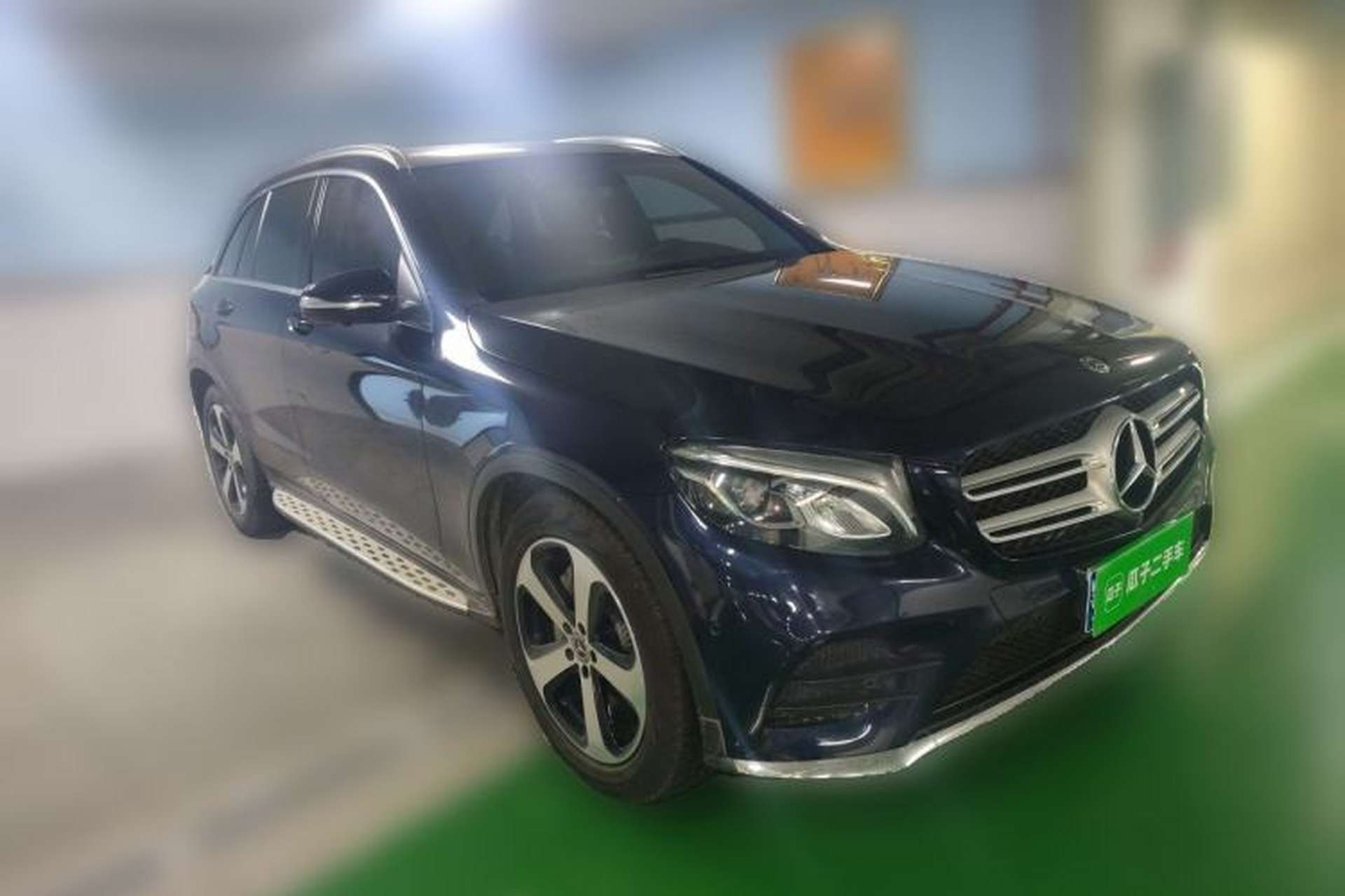 Used Mercedes-Benz GLC 2019 GLC 260 4MATIC Luxury Model Front Right 45 Deg