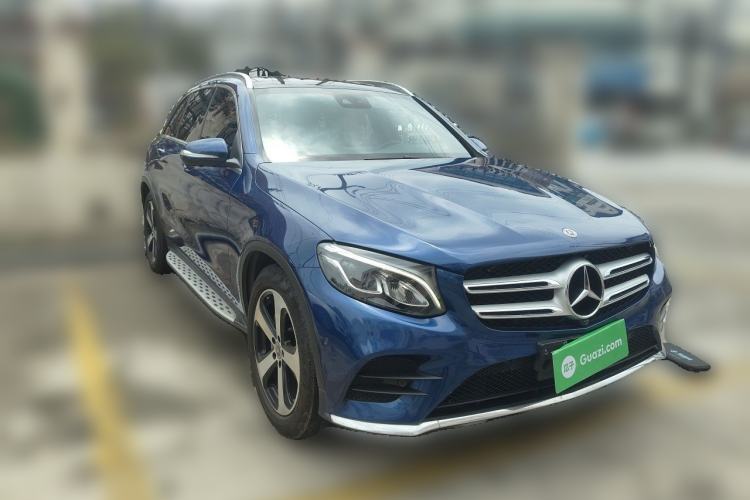 Used Mercedes-Benz GLC 2019 Facelift GLC 260 L 4MATIC Luxury Model Front Right 45 Deg