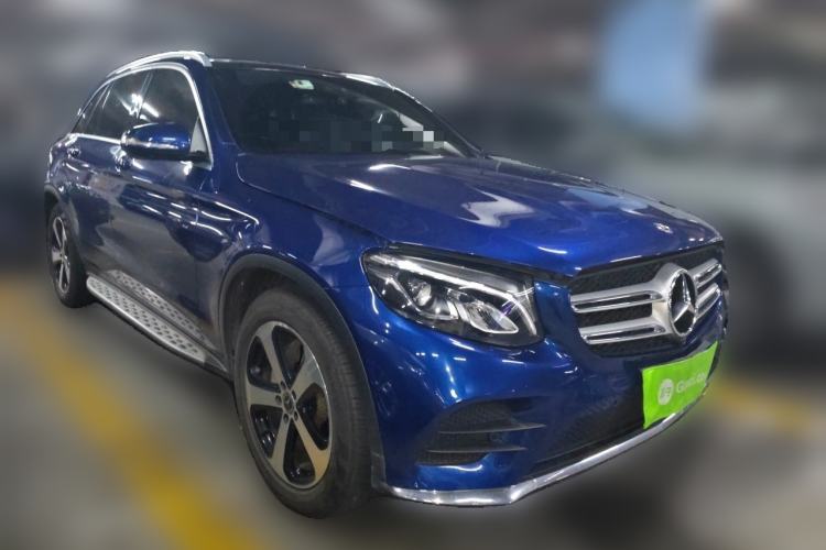 Used Mercedes-Benz GLC 2019 Facelift GLC 260 L 4MATIC Luxury Model Front Right 45 Deg