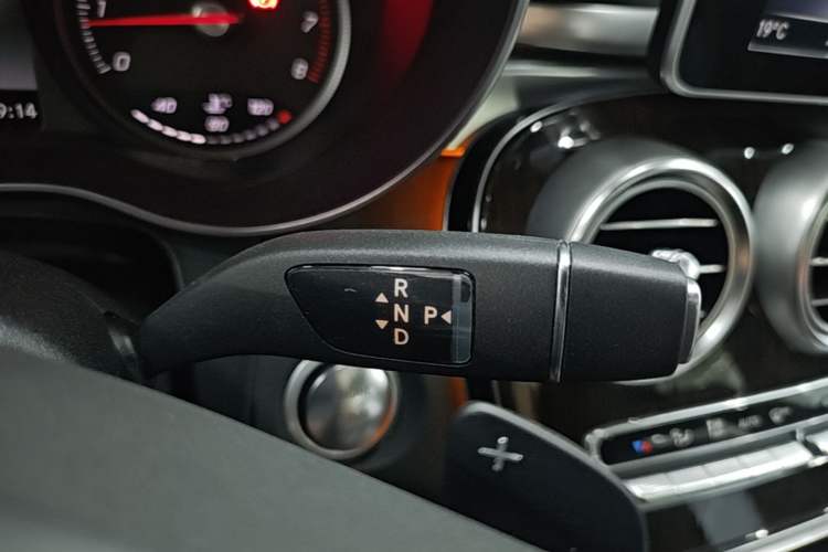 Used Mercedes-Benz GLC 2019 Facelift GLC 260 L 4MATIC Luxury Model Gear Lever