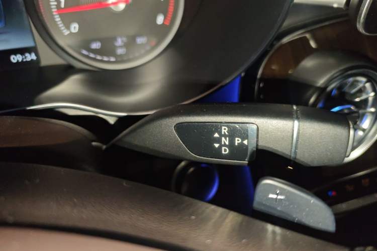 Used Mercedes-Benz GLC 2019 GLC 260 L 4MATIC Dynamic Model Gear Lever