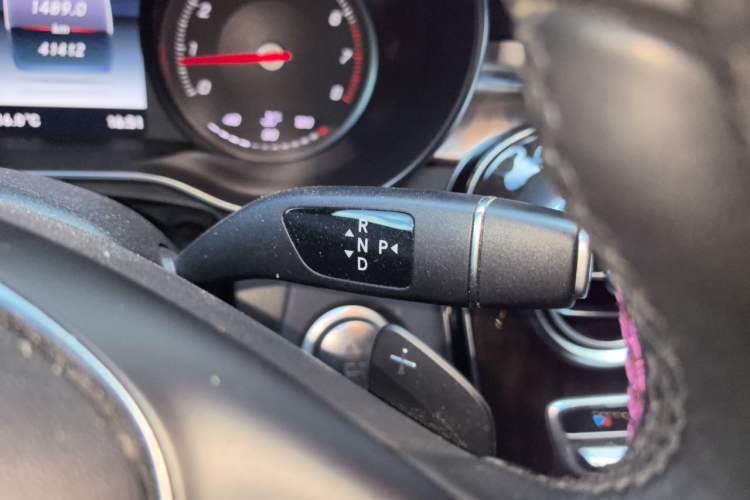 Used Mercedes-Benz GLC 2019 GLC 260 L 4MATIC Dynamic Model Gear Lever
