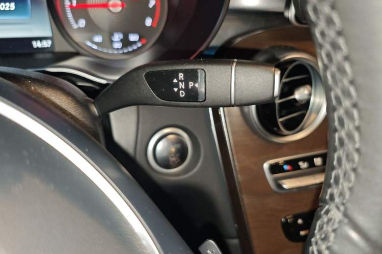 Used Mercedes-Benz GLC 2019 GLC 300 L 4MATIC Dynamic Model Gear Lever