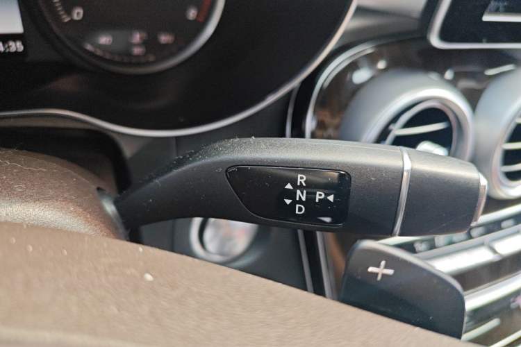 Used Mercedes-Benz GLC 2019 GLC 260 4MATIC Dynamic Edition Gear Lever