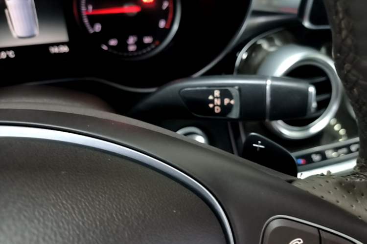 Used Mercedes-Benz GLC 2019 GLC 260 4MATIC Luxury Model Gear Lever