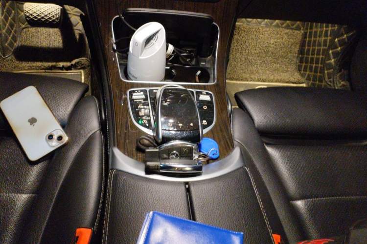 Used Mercedes-Benz GLC 2019 GLC 260 L 4MATIC Dynamic Model Gear Lever