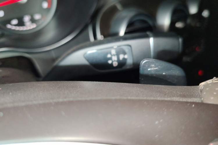 Used Mercedes-Benz GLC 2019 GLC 260 4MATIC Luxury Model Gear Lever