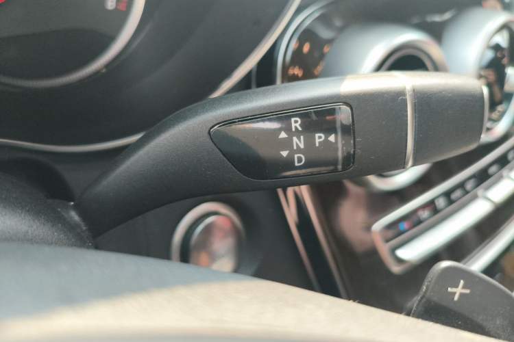 Used Mercedes-Benz GLC 2019 GLC 260 L 4MATIC Luxury Model Gear Lever