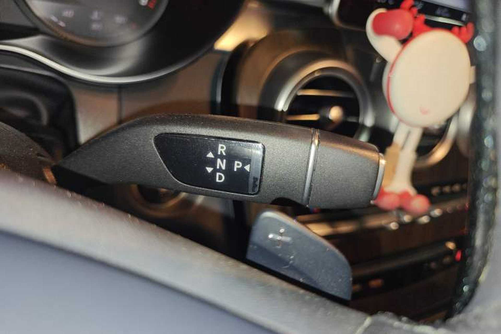 Used Mercedes-Benz GLC 2019 GLC 260 L 4MATIC Dynamic Model Gear Lever