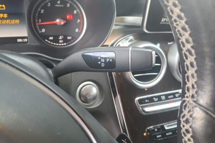 Used Mercedes-Benz GLC 2019 GLC 260 L 4MATIC Dynamic Model Gear Lever