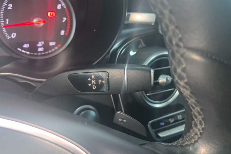 Used Mercedes-Benz GLC 2019 GLC 260 4MATIC Dynamic Edition Gear Lever