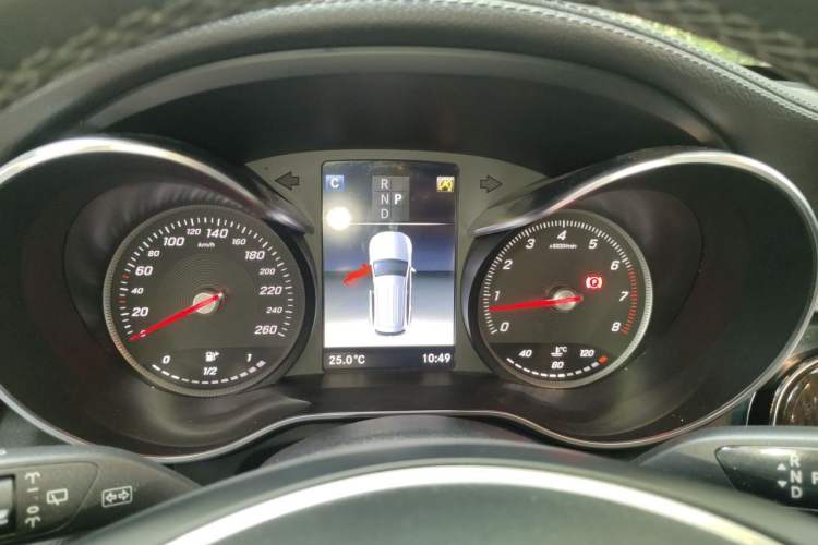 Used Mercedes-Benz GLC 2019 GLC 260 L 4MATIC Luxury Model Instrument Cluster