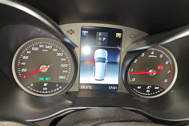 Used Mercedes-Benz GLC 2019 GLC 260 4MATIC Luxury Model Instrument Cluster
