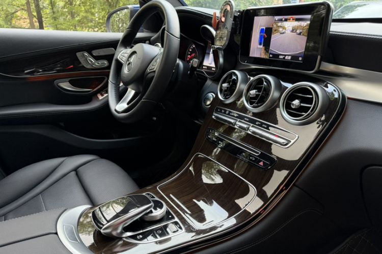 Used Mercedes-Benz GLC 2019 Facelift GLC 260 L 4MATIC Luxury Model Interior 1