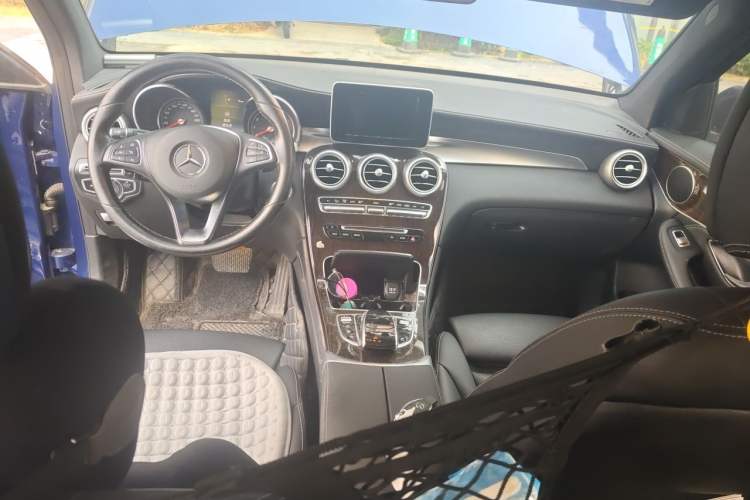 Used Mercedes-Benz GLC 2019 GLC 260 L 4MATIC Dynamic Model Interior 2