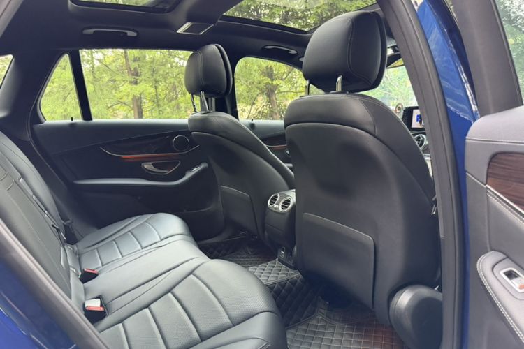 Used Mercedes-Benz GLC 2019 Facelift GLC 260 L 4MATIC Luxury Model Interior 4