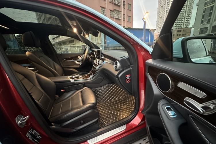 Used Mercedes-Benz GLC 2019 Facelift GLC 260 L 4MATIC Luxury Model Interior 5