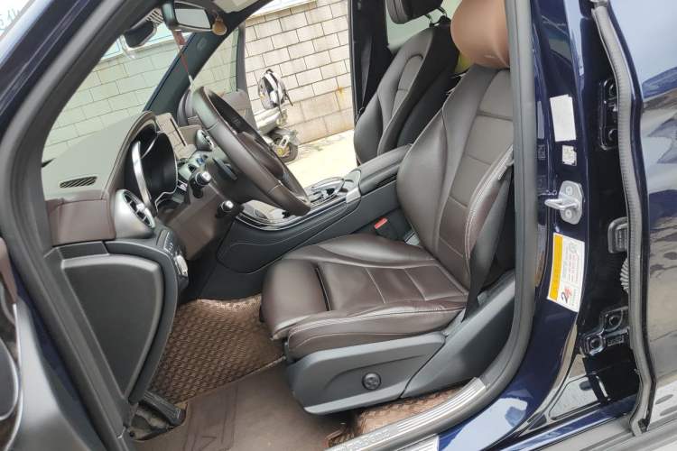 Used Mercedes-Benz GLC 2019 GLC 260 4MATIC Luxury Model Left Front Seat
