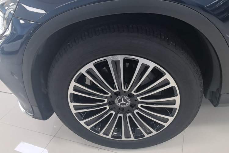 Used Mercedes-Benz GLC 2019 GLC 260 4MATIC Dynamic Edition Left Front Wheel Hub