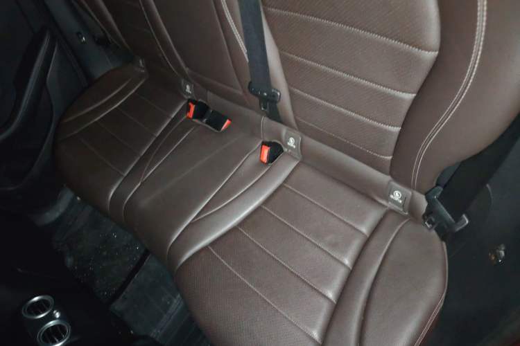 Used Mercedes-Benz GLC 2019 GLC 260 4MATIC Luxury Model Left Rear Seat