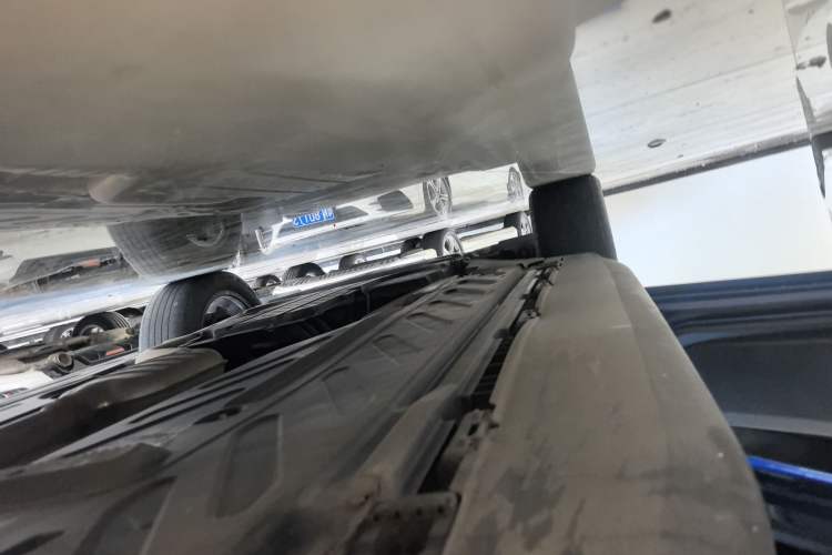 Used Mercedes-Benz GLC 2019 GLC 200 L 4MATIC Left Side Sill