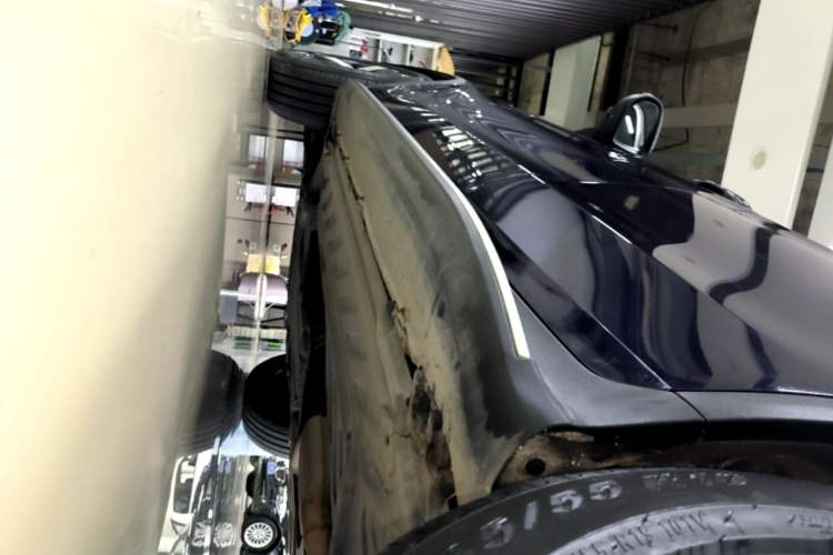 Used Mercedes-Benz GLC 2019 GLC 260 4MATIC Luxury Model Left Side Sill
