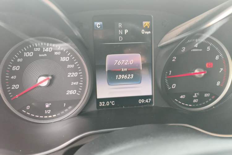 Used Mercedes-Benz GLC 2019 GLC 260 L 4MATIC Luxury Model Odometer Close Up
