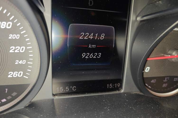 Used Mercedes-Benz GLC 2019 GLC 260 L 4MATIC Dynamic Model Odometer Close Up