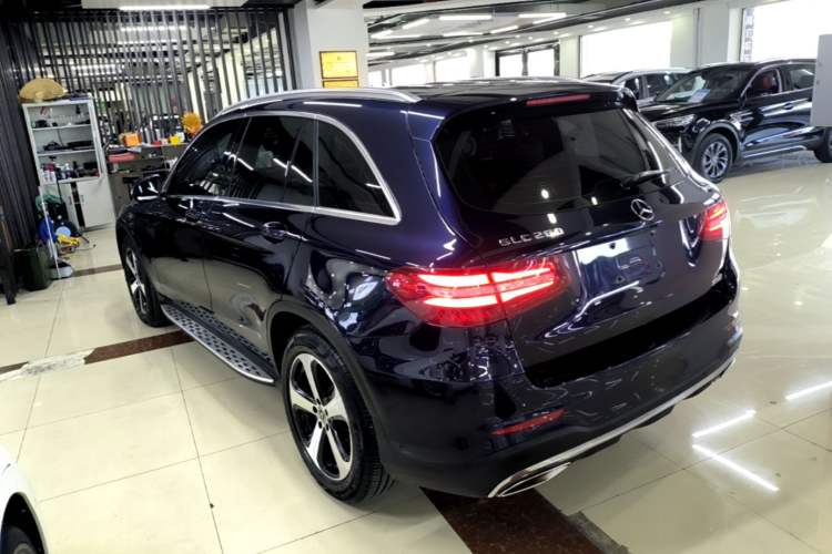 Used Mercedes-Benz GLC 2019 GLC 260 4MATIC Luxury Model Rear Left 45 Deg