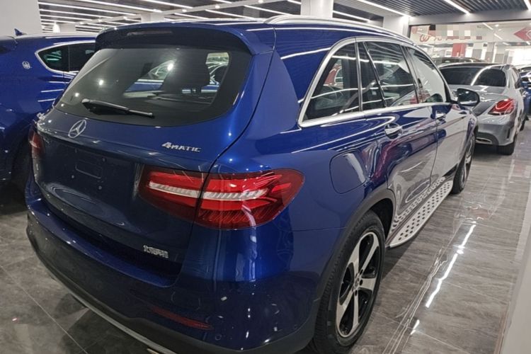 Used Mercedes-Benz GLC 2019 Facelift GLC 260 L 4MATIC Luxury Model Rear Right 45 Deg